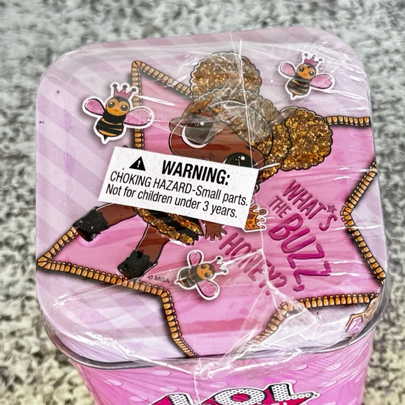 NEW! 2 L.O.L Surprise Mini Tin Fun Pack Charm Wristlet Magnet Cards & Surprise - Picture 7 of 8